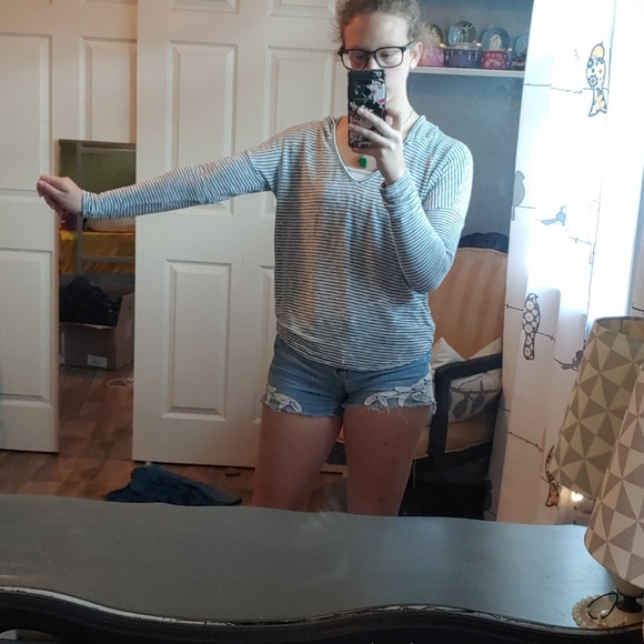 Black and White striped sweatshirt - Picture 2 of 7